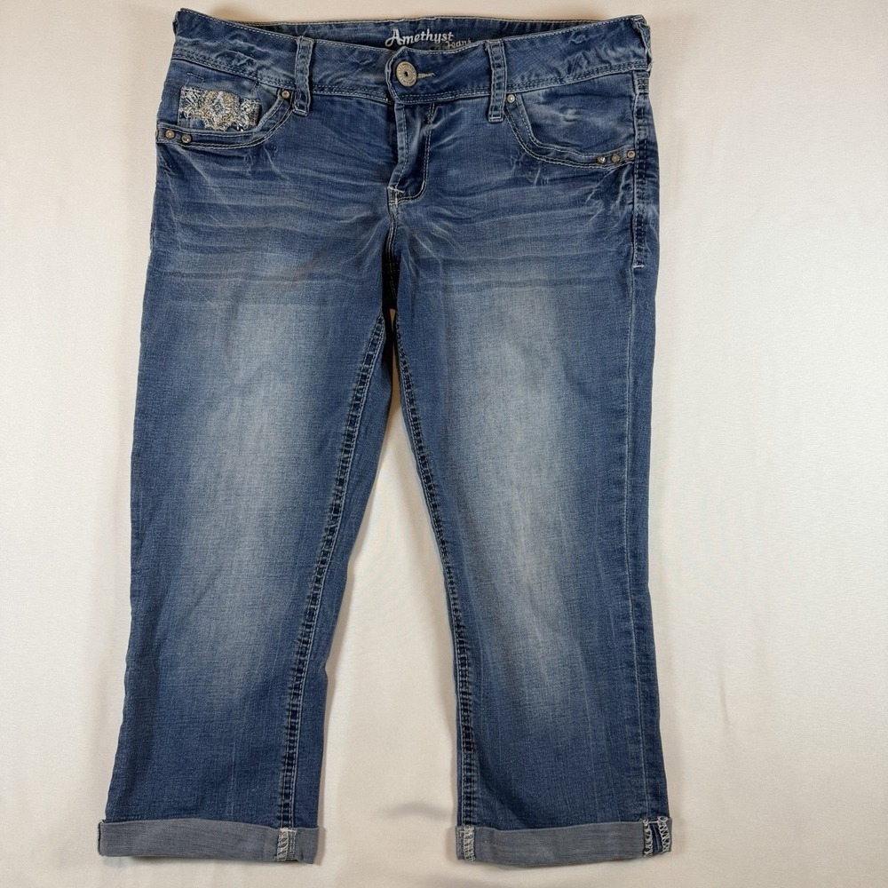 Amethyst Jeans Maggie Blue Medium Wash Embroidered Rhinestone Capri Pants Size 7